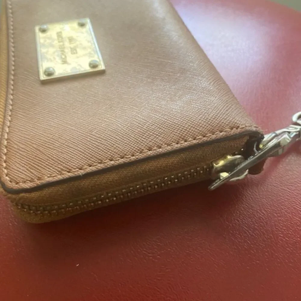 Michael Kors Brown Leather Jet Set zip around Wristlet Wallet